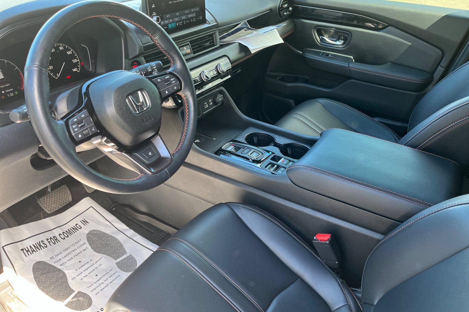 Used 2025 Honda Pilot TrailSport image 5