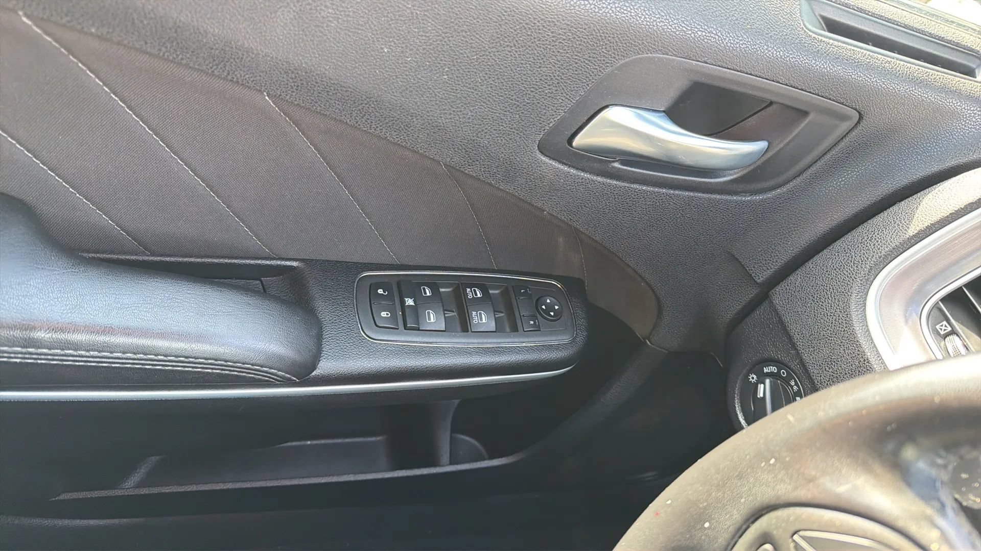 Used 2022 Dodge Charger SXT RWD image 21