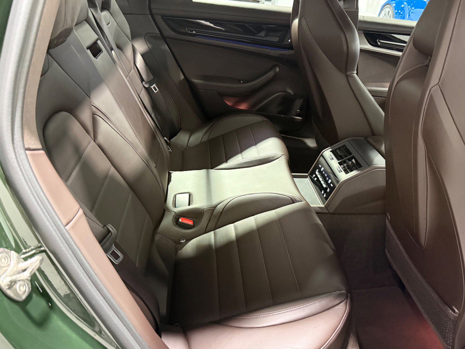 Used 2025 Porsche Panamera 4 image 68