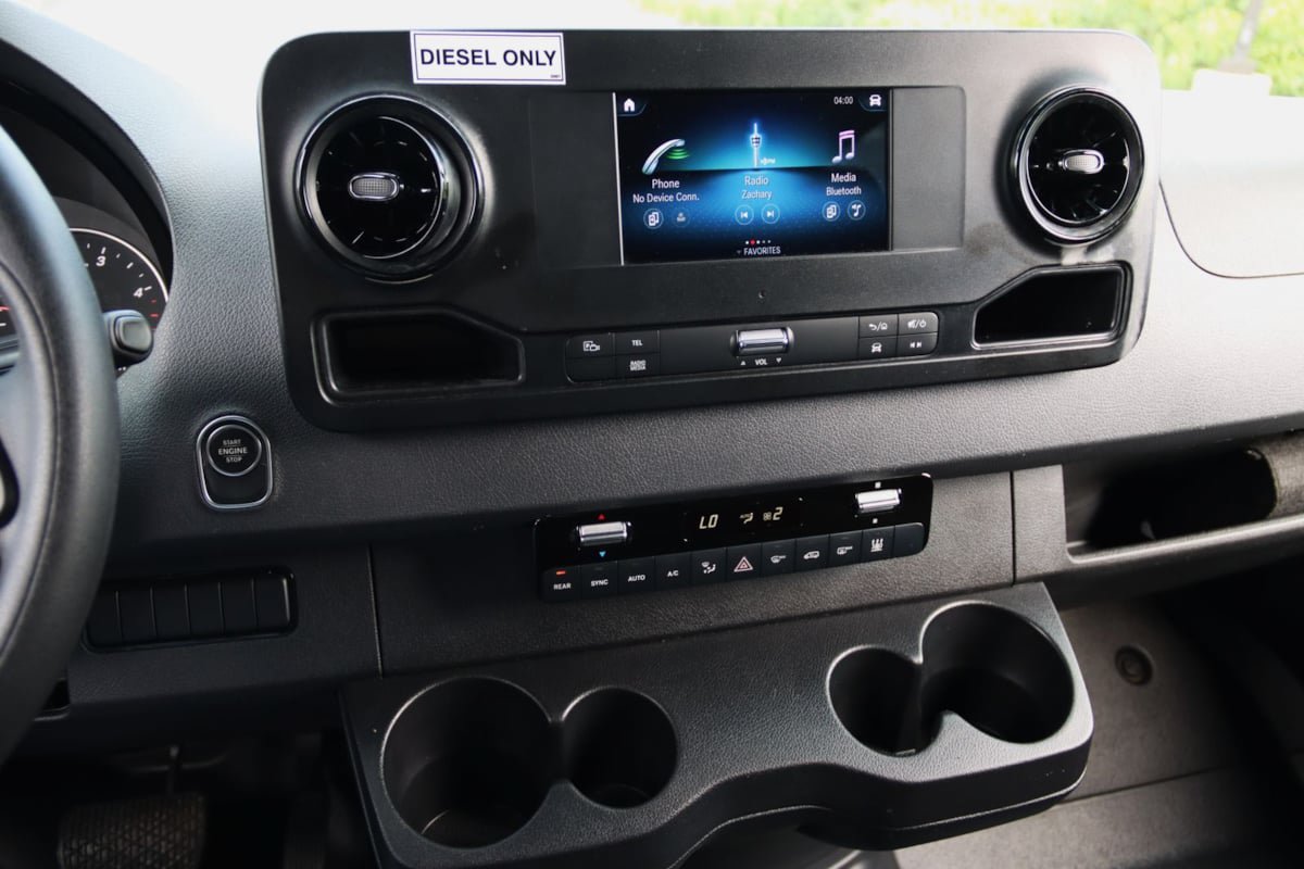 Used 2024 Mercedes-Benz Sprinter 2500 image 21