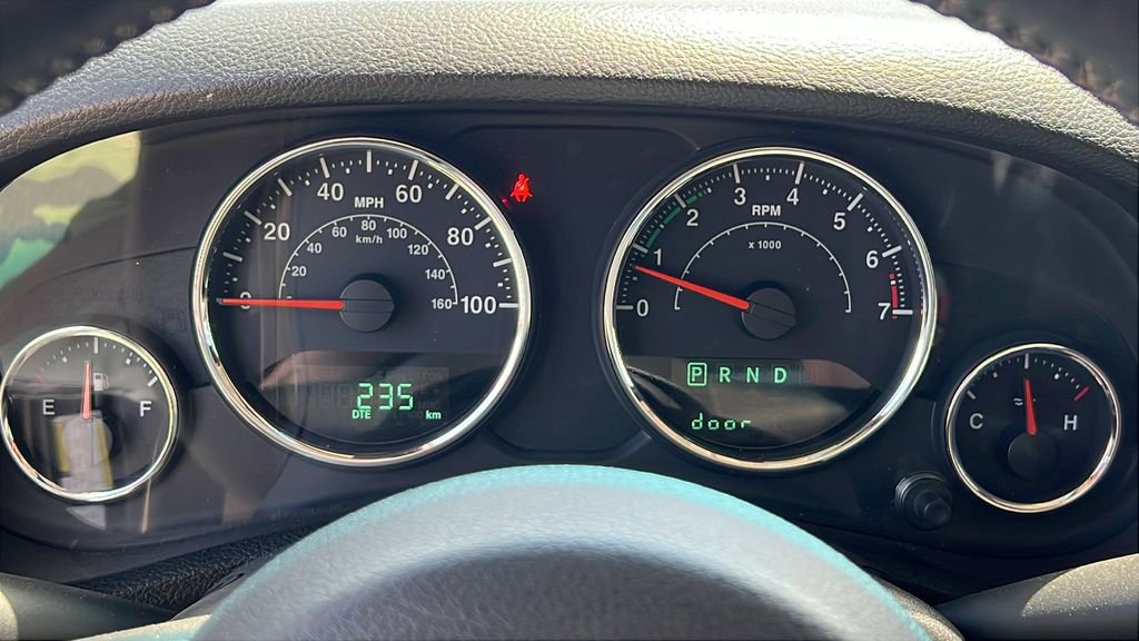 Used 2017 Jeep Wrangler Unlimited Sahara AWD/4WD image 16