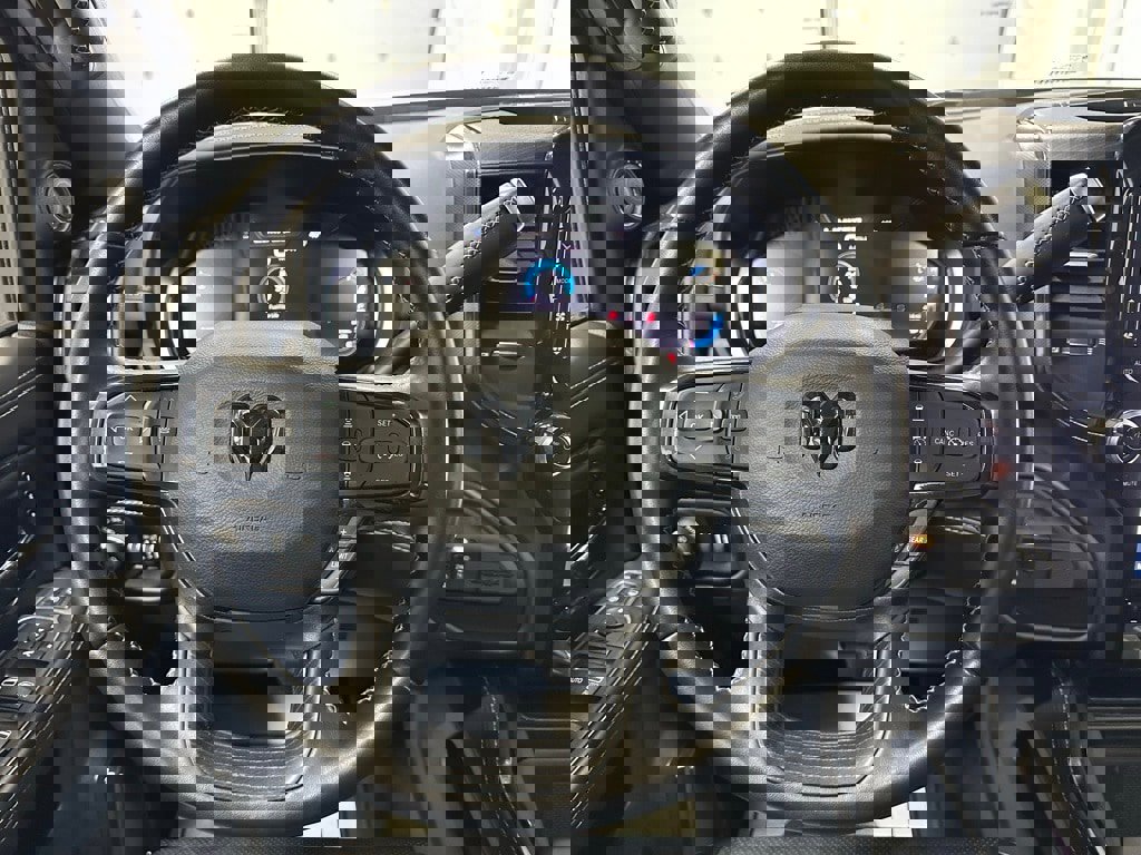 Used 2024 RAM 2500 Limited image 19