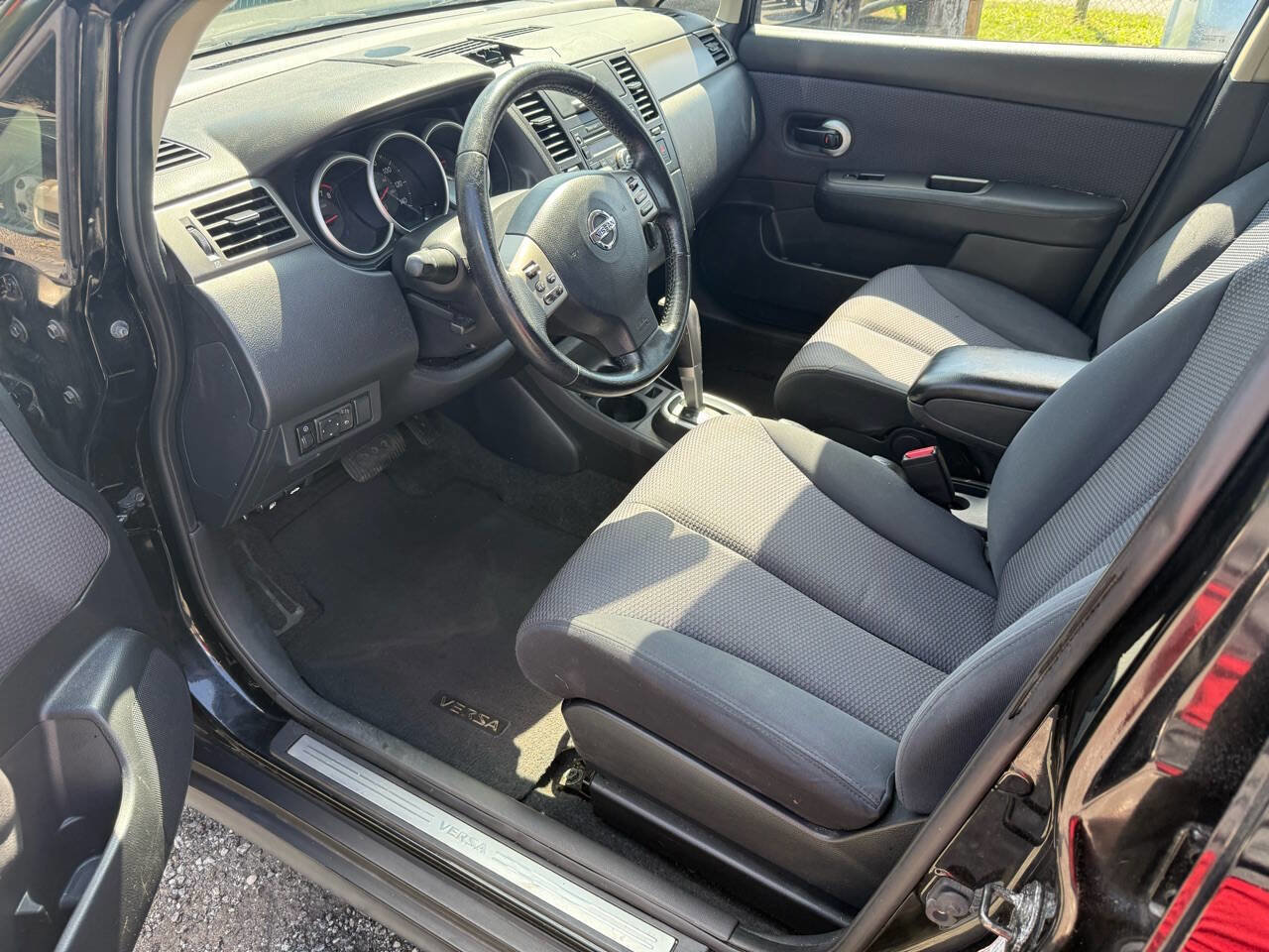 Used 2009 Nissan Versa SL w/ Convenience Pkg image 15