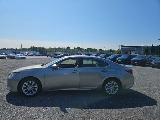 Used 2015 Lexus ES 300h w/ Navigation System Package FWD image 1