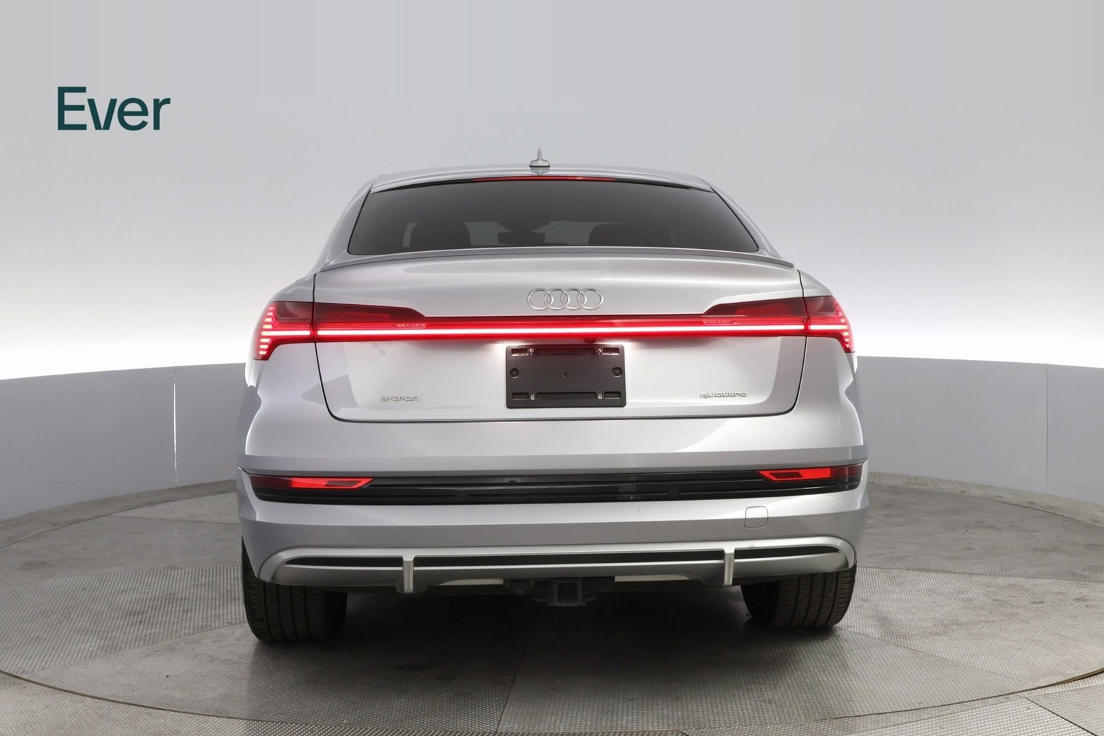 Used 2022 Audi e-tron Premium Plus image 13