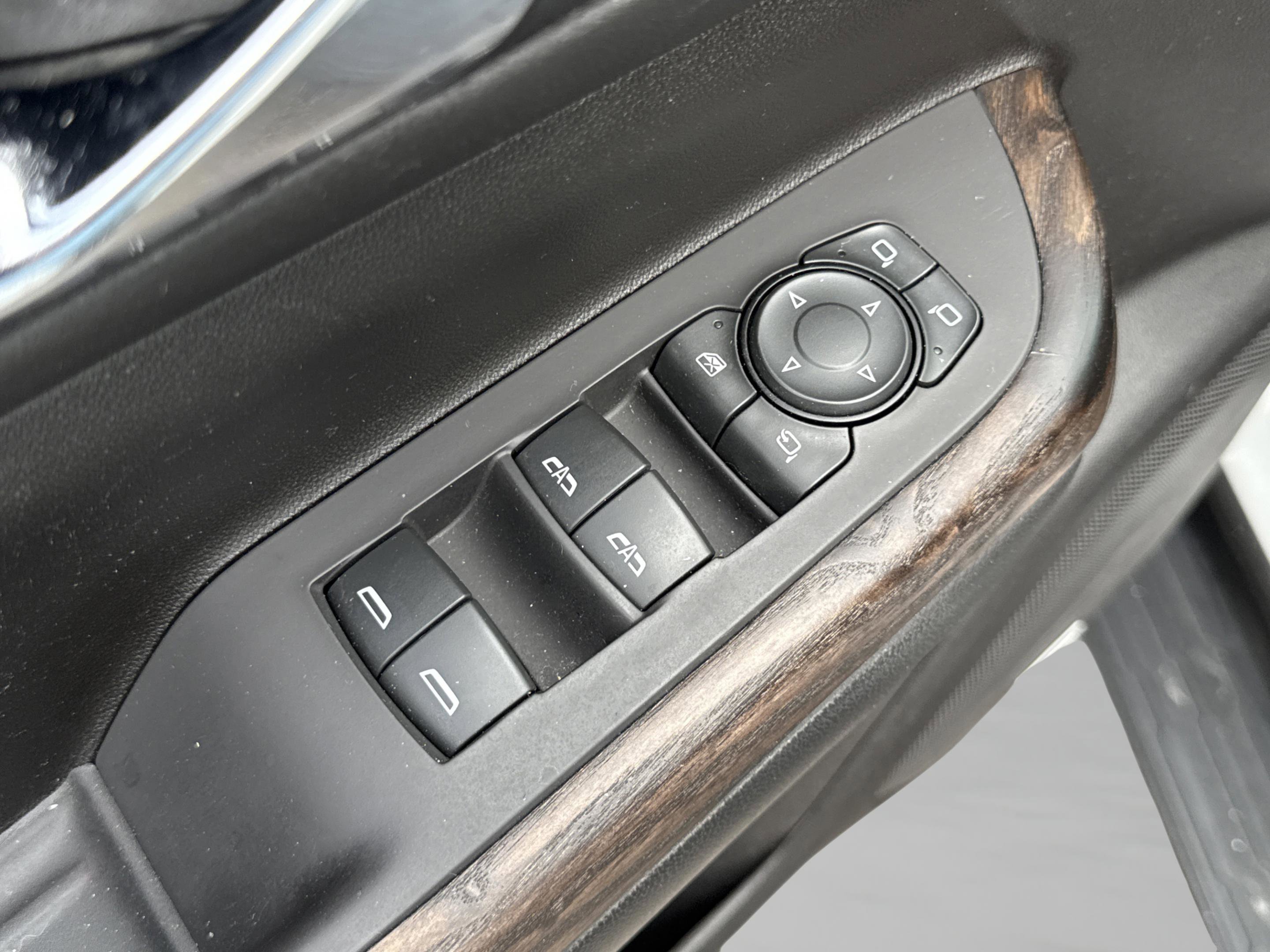 Used 2021 GMC Acadia Denali w/ Denali Technology Package image 27