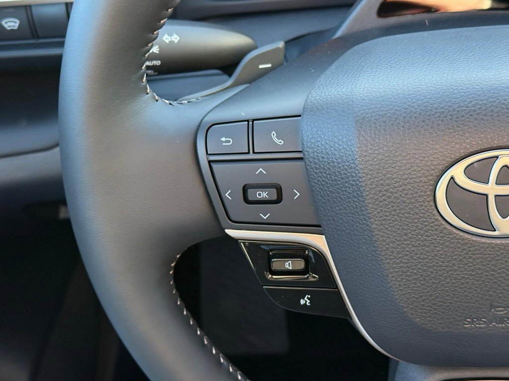 New 2025 Toyota Crown Signia Limited AWD (Natl) image 17