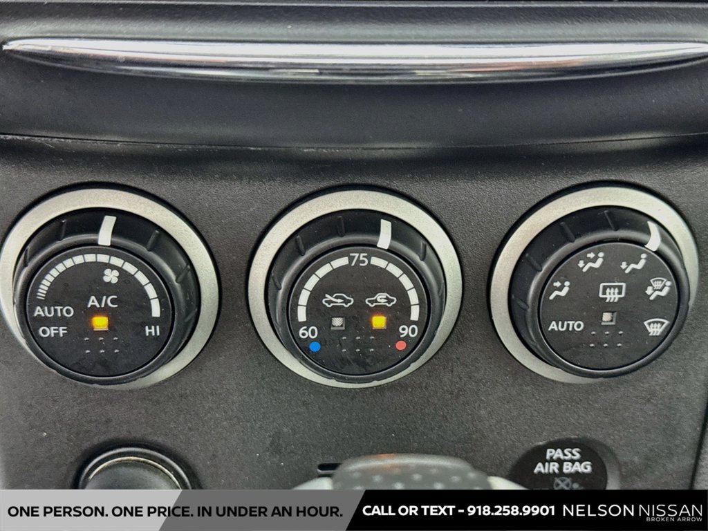 Used 2013 Nissan Rogue SV w/ Premium Pkg AWD/4WD image 16