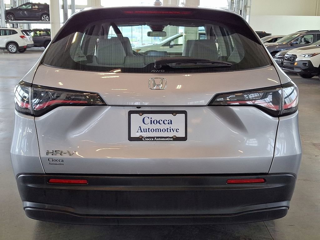 Used 2024 Honda HR-V LX image 8