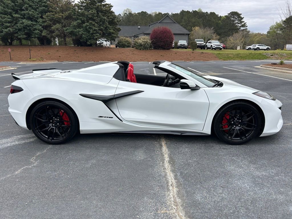 Used 2024 Chevrolet Corvette Z06 RWD image 33