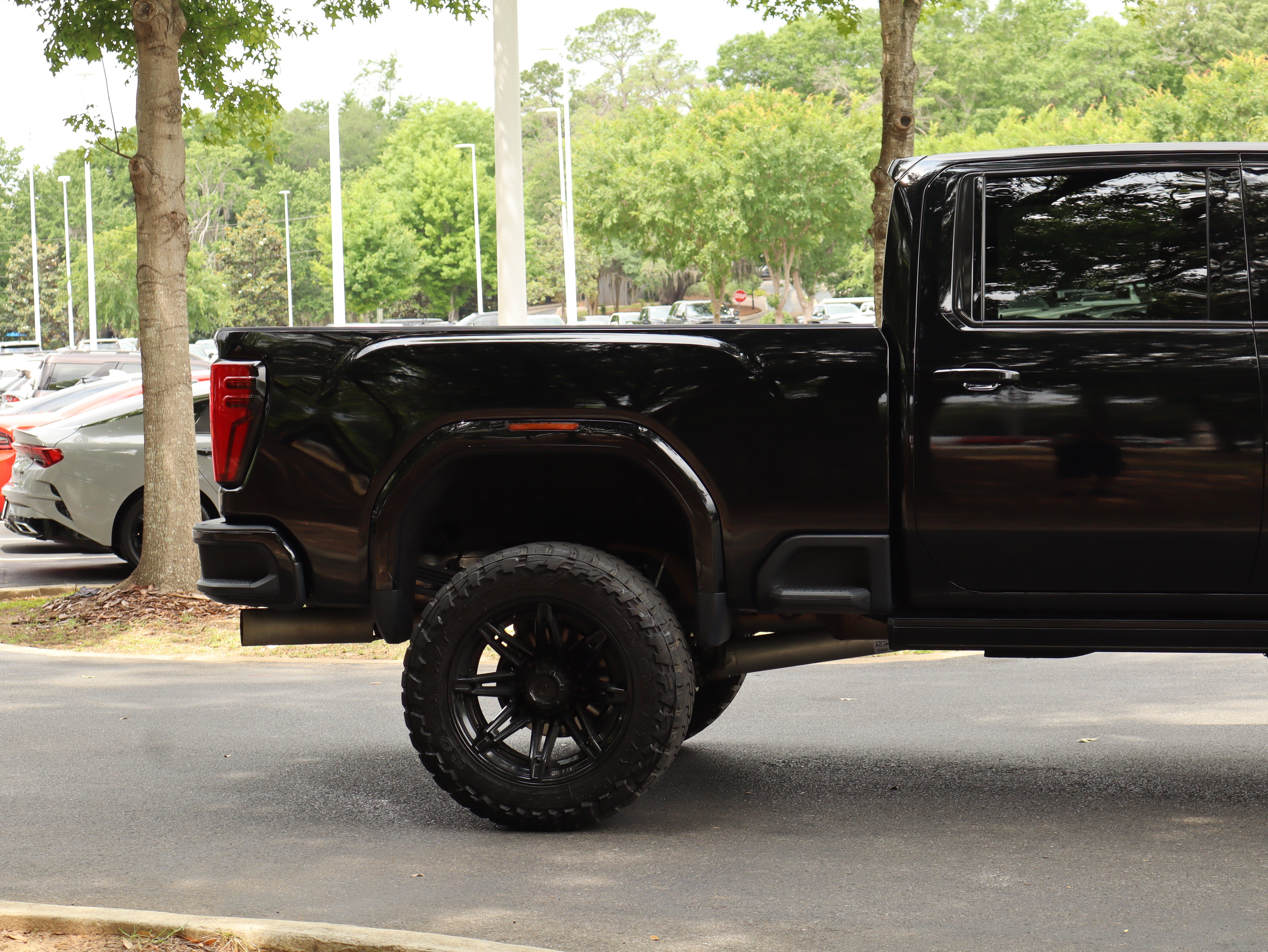 Used 2024 GMC Sierra 2500 Denali Ultimate AWD/4WD image 10