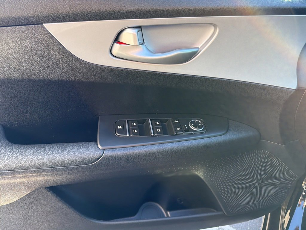 Used 2024 Kia Forte LXS image 13