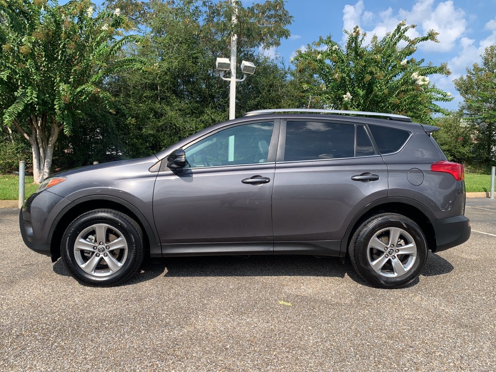 Used 2015 Toyota RAV4 XLE FWD image 5