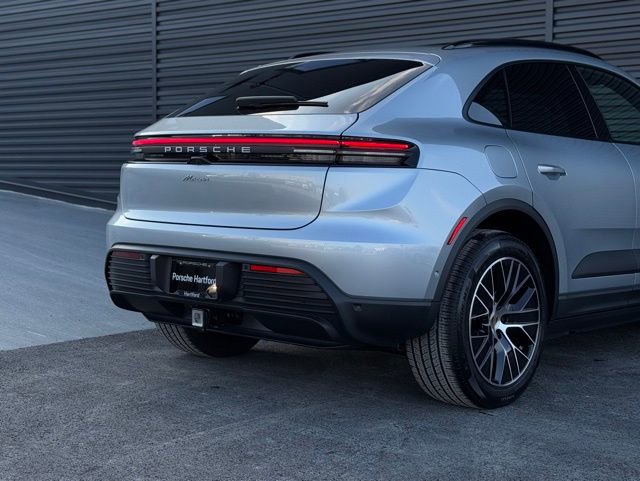 New 2025 Porsche Macan Electric image 13