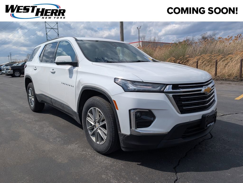 Used 2023 Chevrolet Traverse LT w/ Rear Camera Mirror Package image 1