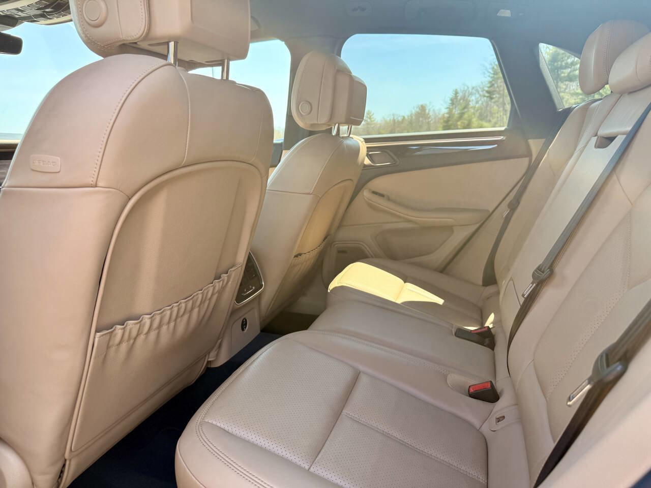 Used 2024 Porsche Macan w/ Premium Plus Package AWD/4WD image 10