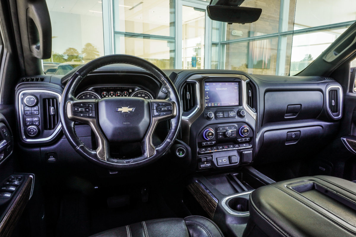 Used 2021 Chevrolet Silverado 1500 High Country w/ Technology Package AWD/4WD image 17