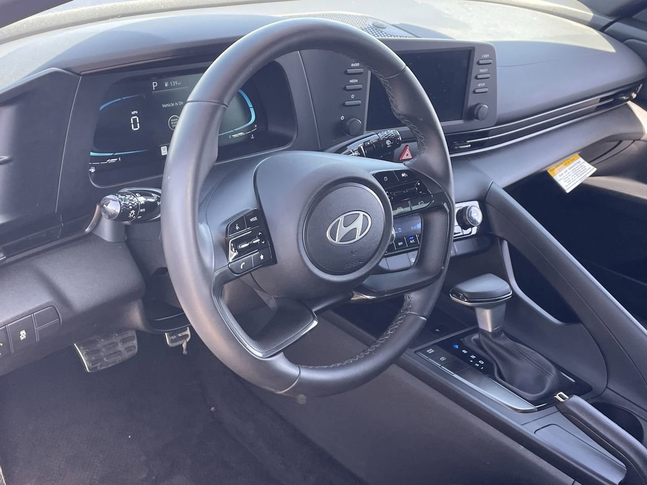Certified 2025 Hyundai Elantra Sport FWD image 17