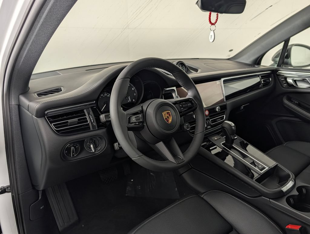 New 2026 Porsche Macan Turbo AWD/4WD image 4