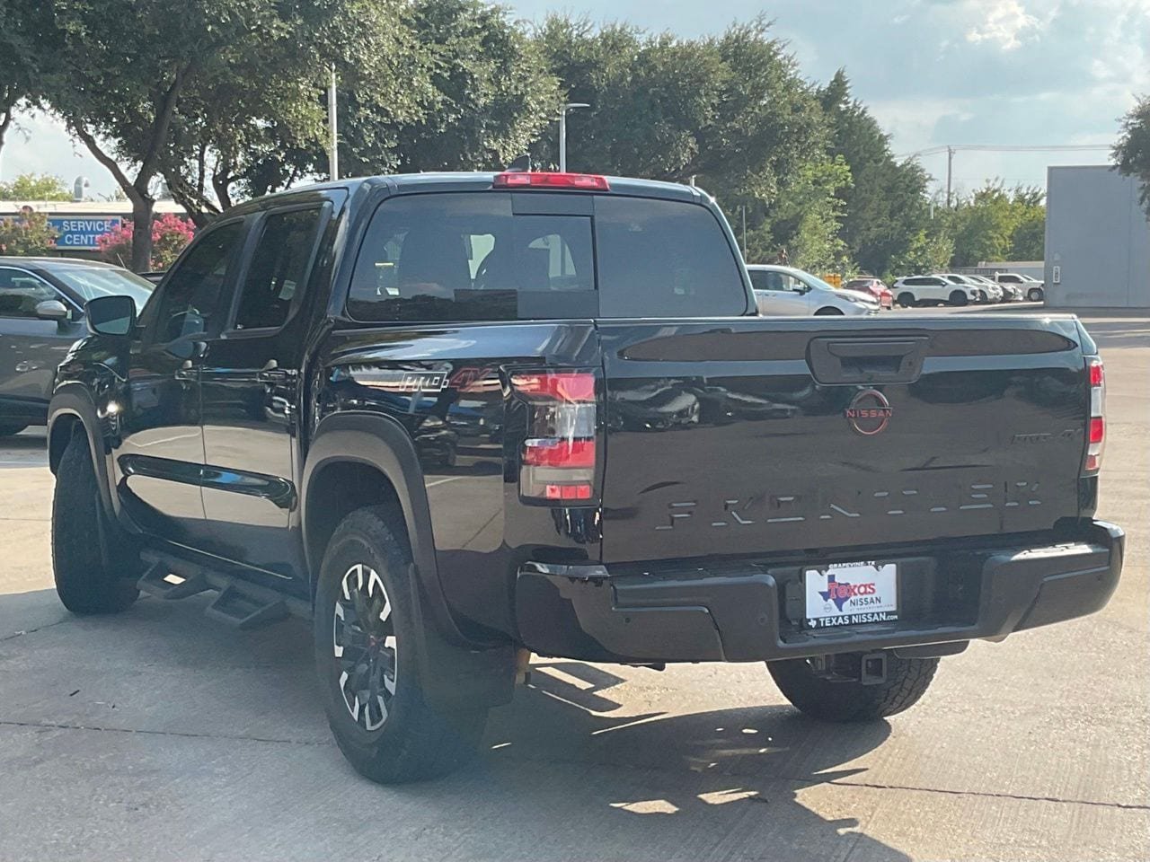 Used 2023 Nissan Frontier PRO-4X w/ Pro Convenience Package AWD/4WD image 6