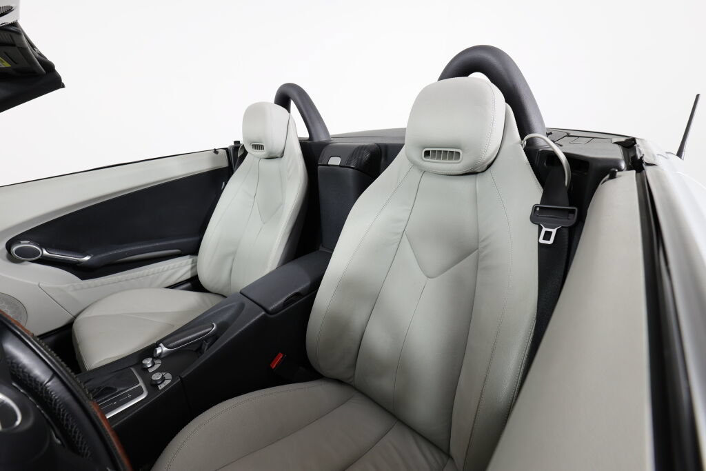 Used 2010 Mercedes-Benz SLK 350 image 13
