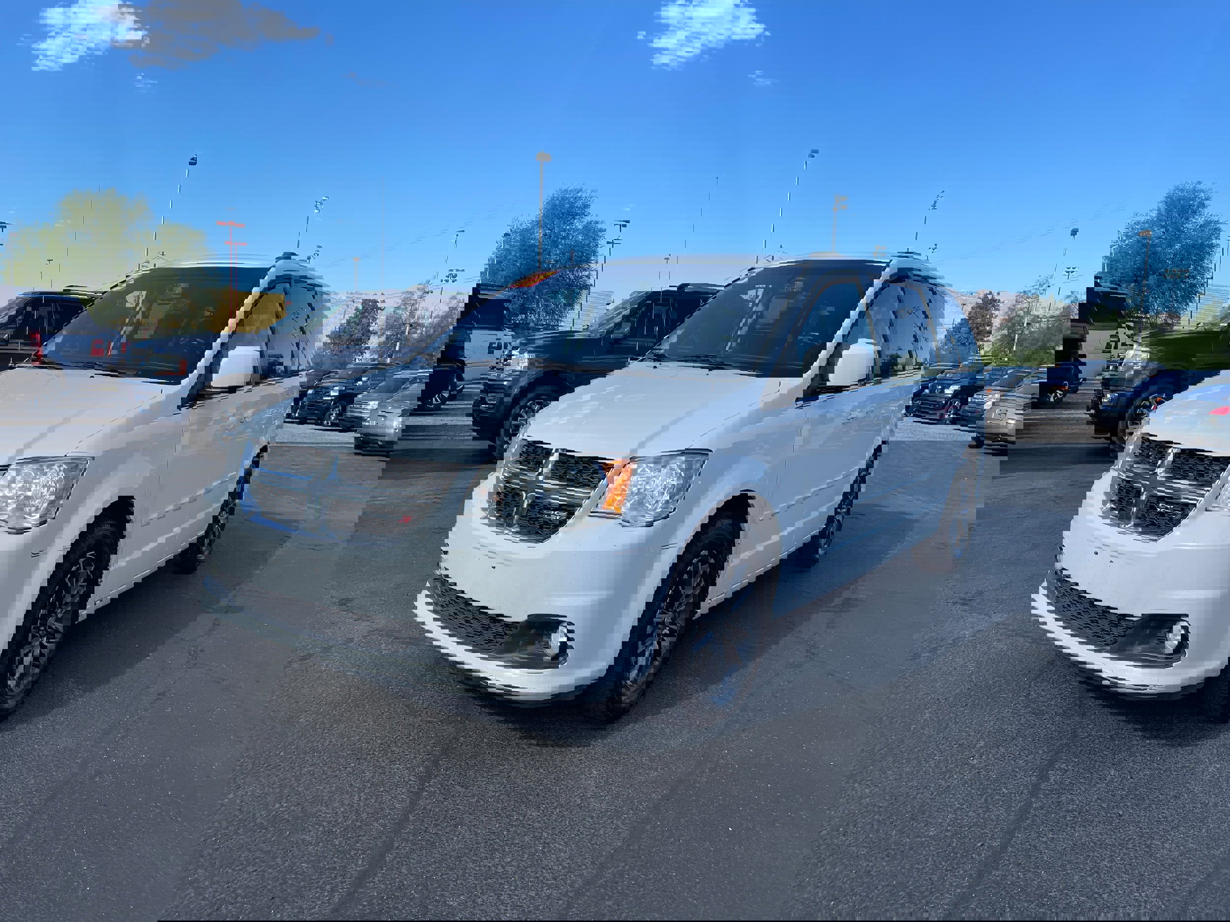 Used 2017 Dodge Grand Caravan SXT w/ Driver Convenience Group