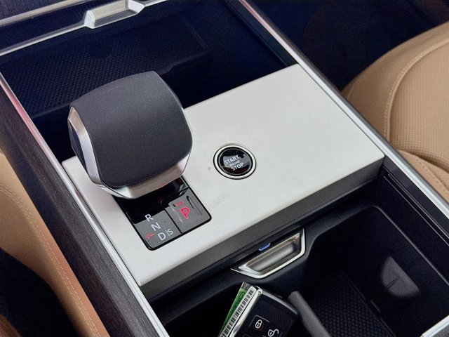 New 2026 Land Rover Range Rover Long Wheelbase Autobiography image 19