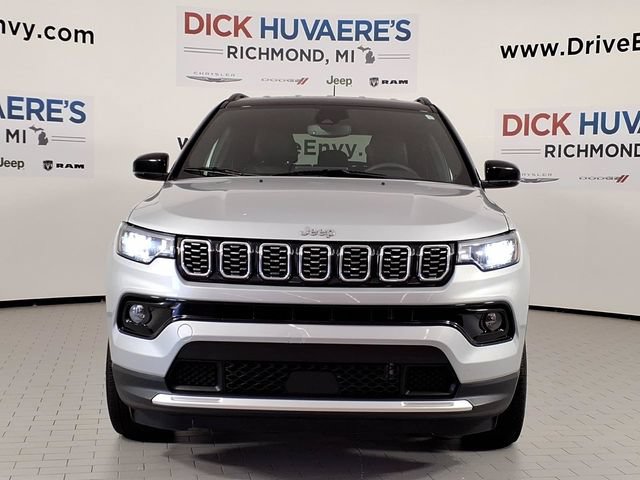 Used 2024 Jeep Compass Limited AWD/4WD image 2