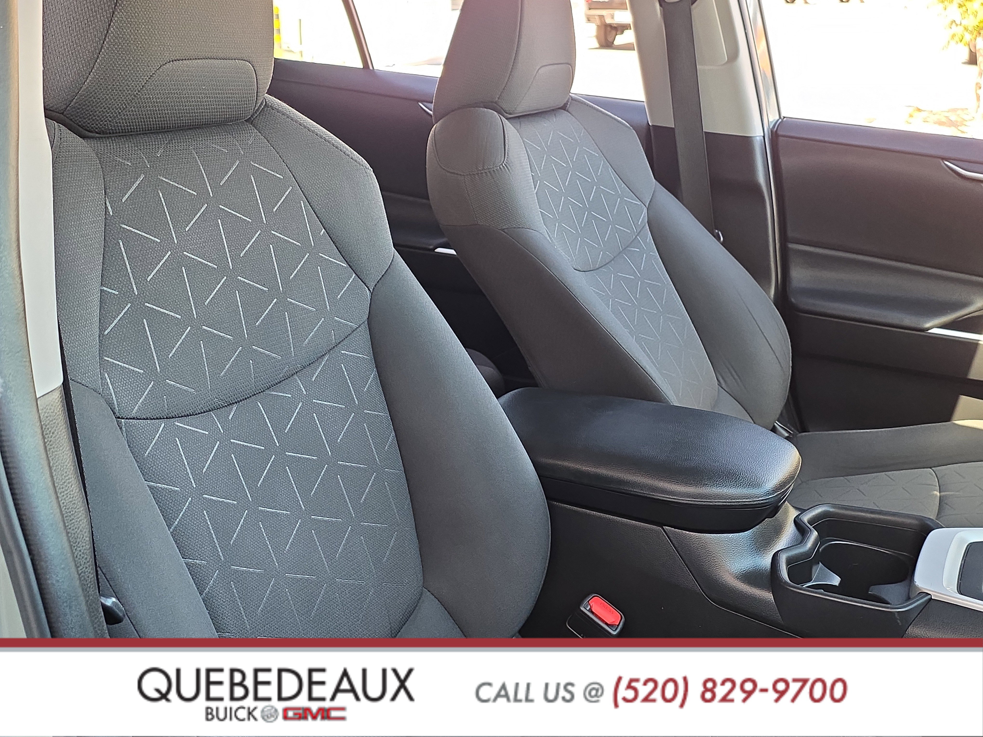 Used 2021 Toyota RAV4 XLE image 31