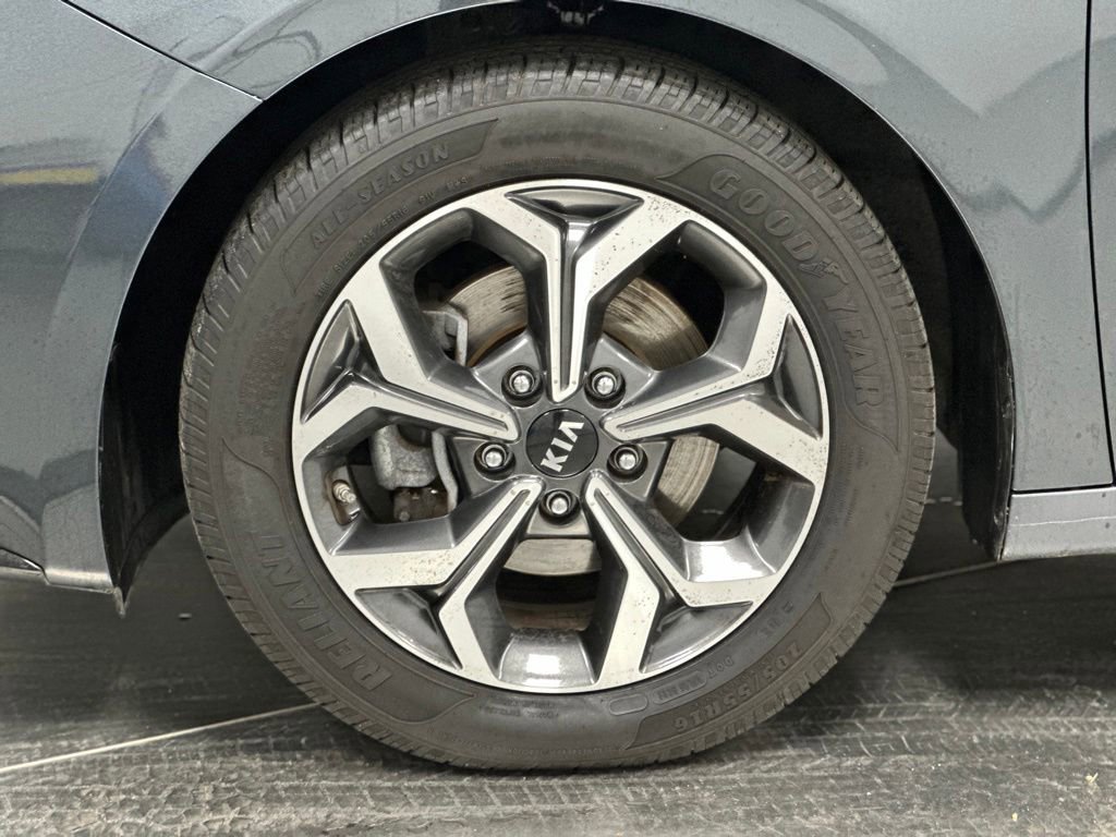 Used 2020 Kia Forte LXS FWD image 22