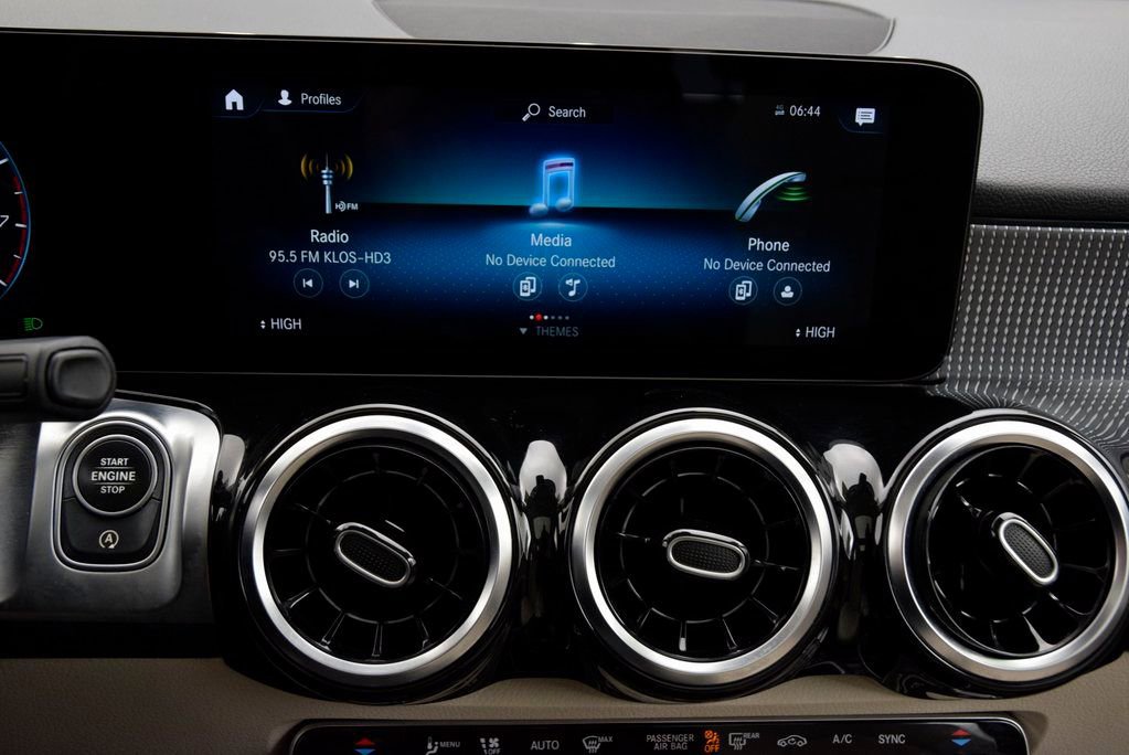 Certified 2022 Mercedes-Benz GLB 250 image 26