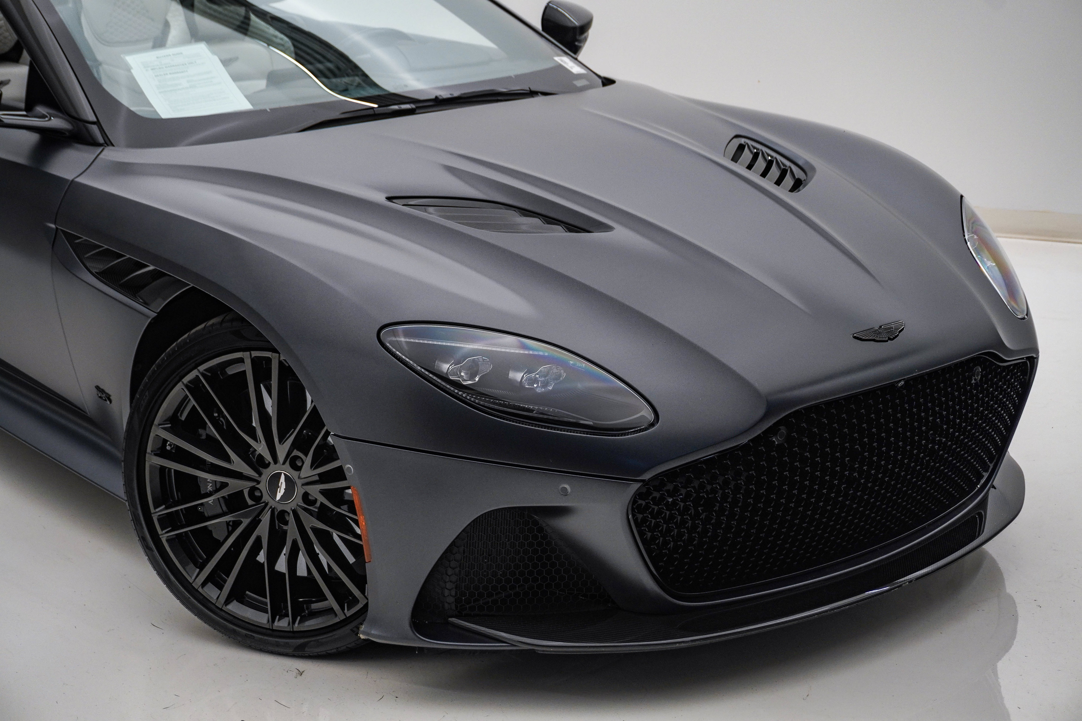 Used 2023 Aston Martin DBS Superleggera Volante RWD image 4