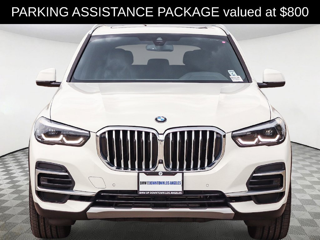 Used 2023 BMW X5 xDrive40i w/ Parking Assistance Package AWD/4WD image 2