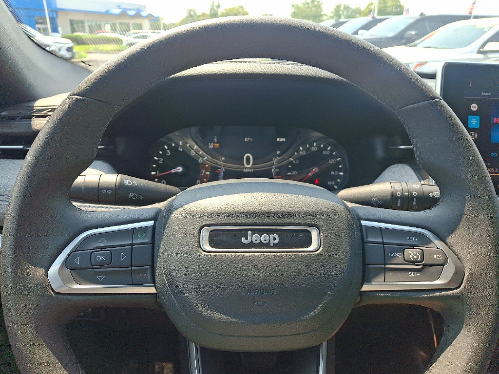 Used 2024 Jeep Compass Latitude AWD/4WD image 19