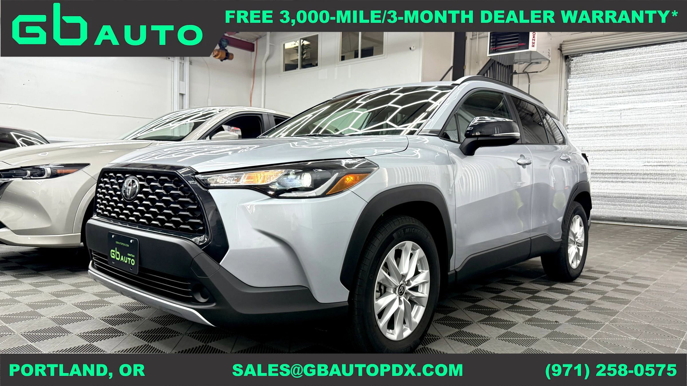 Used 2025 Toyota Corolla Cross LE image 1