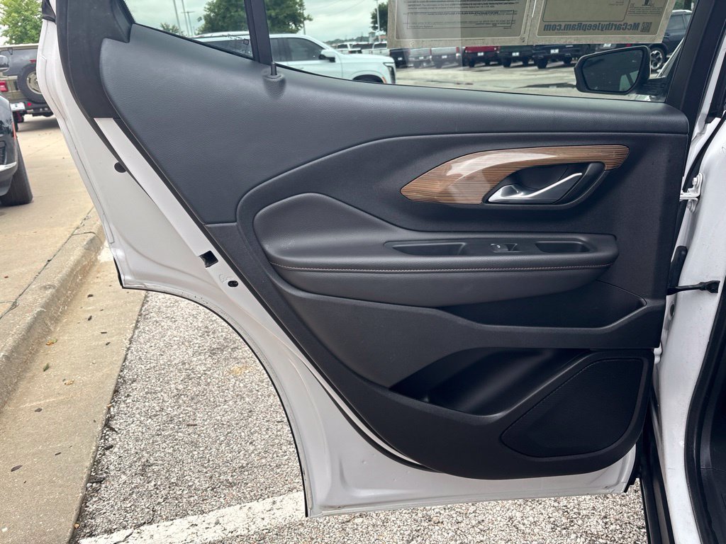 Used 2020 GMC Terrain SLE w/ Elevation Edition FWD image 33