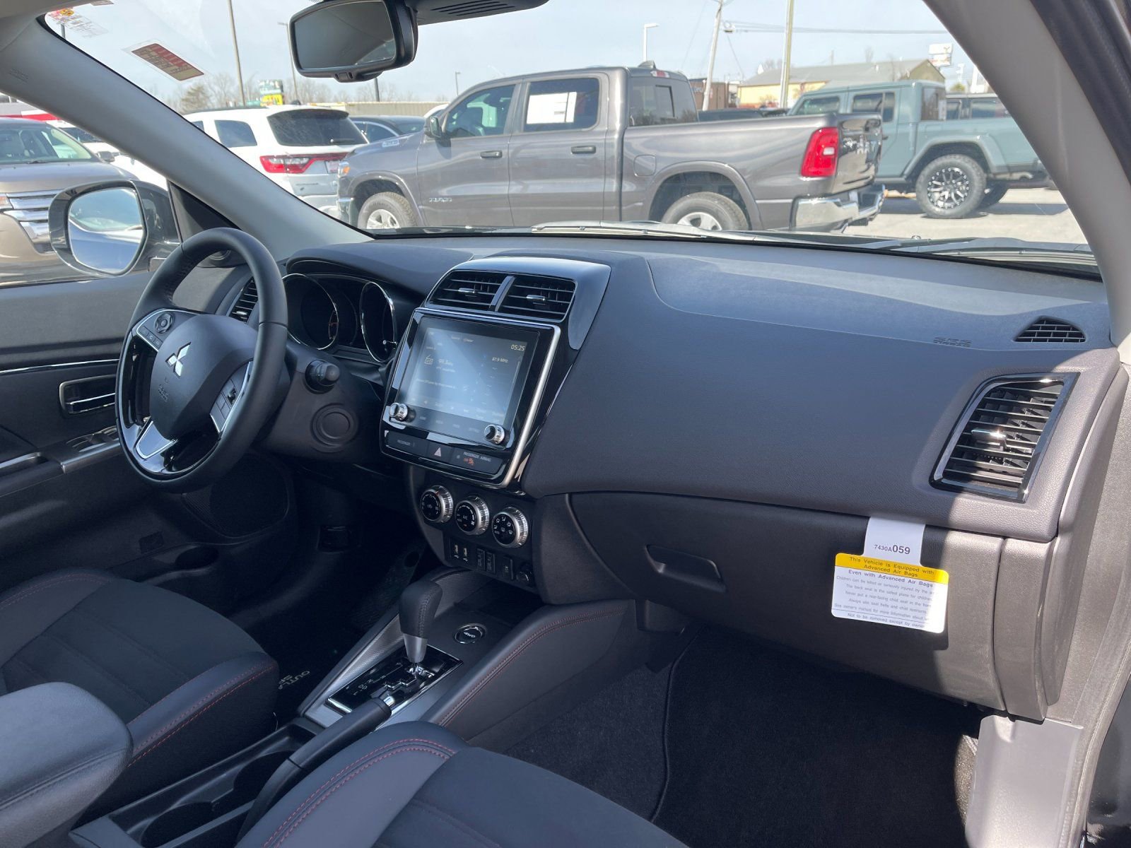 Used 2026 Mitsubishi Outlander Sport ES image 18