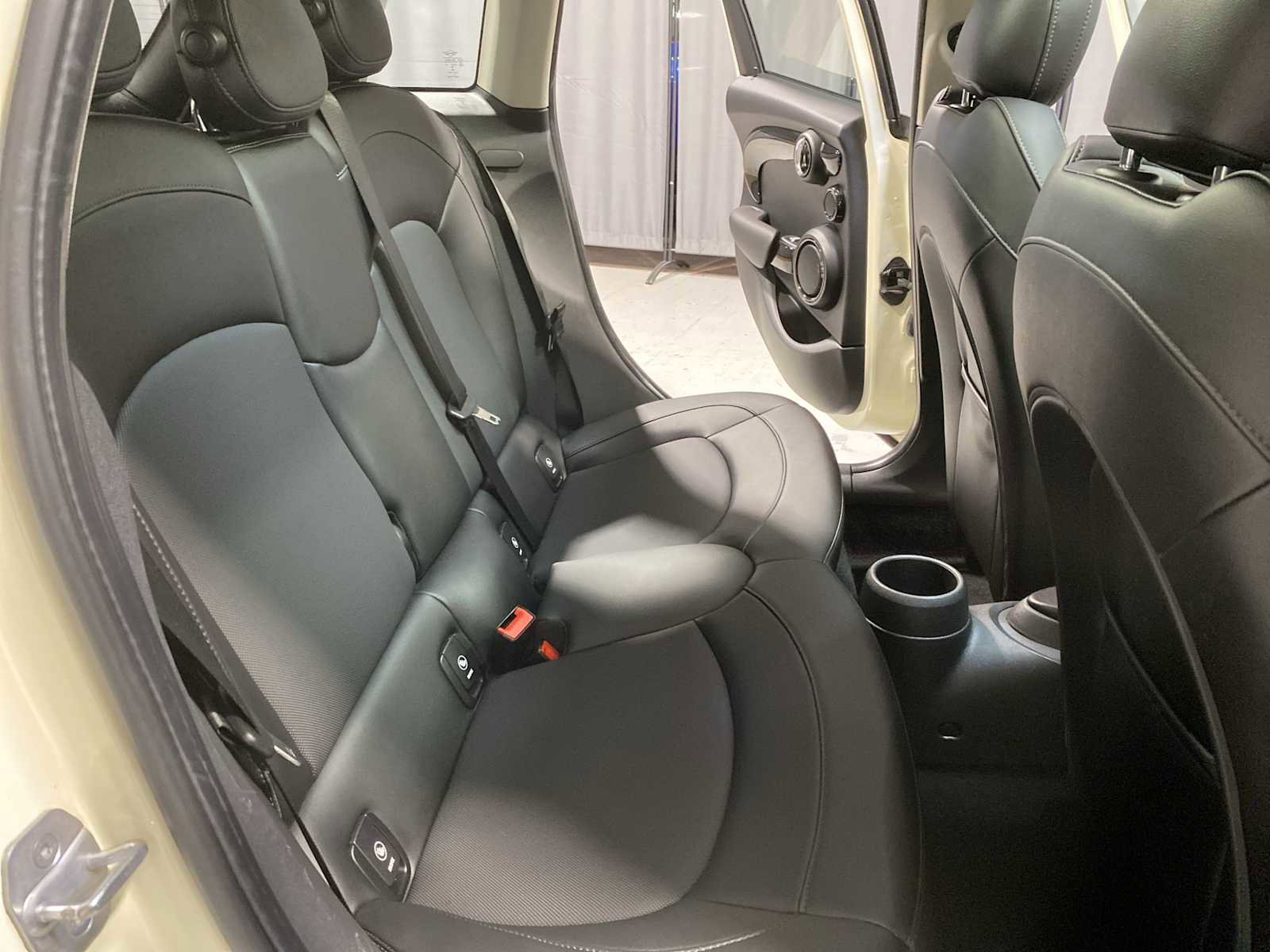 Used 2018 MINI Cooper S image 13