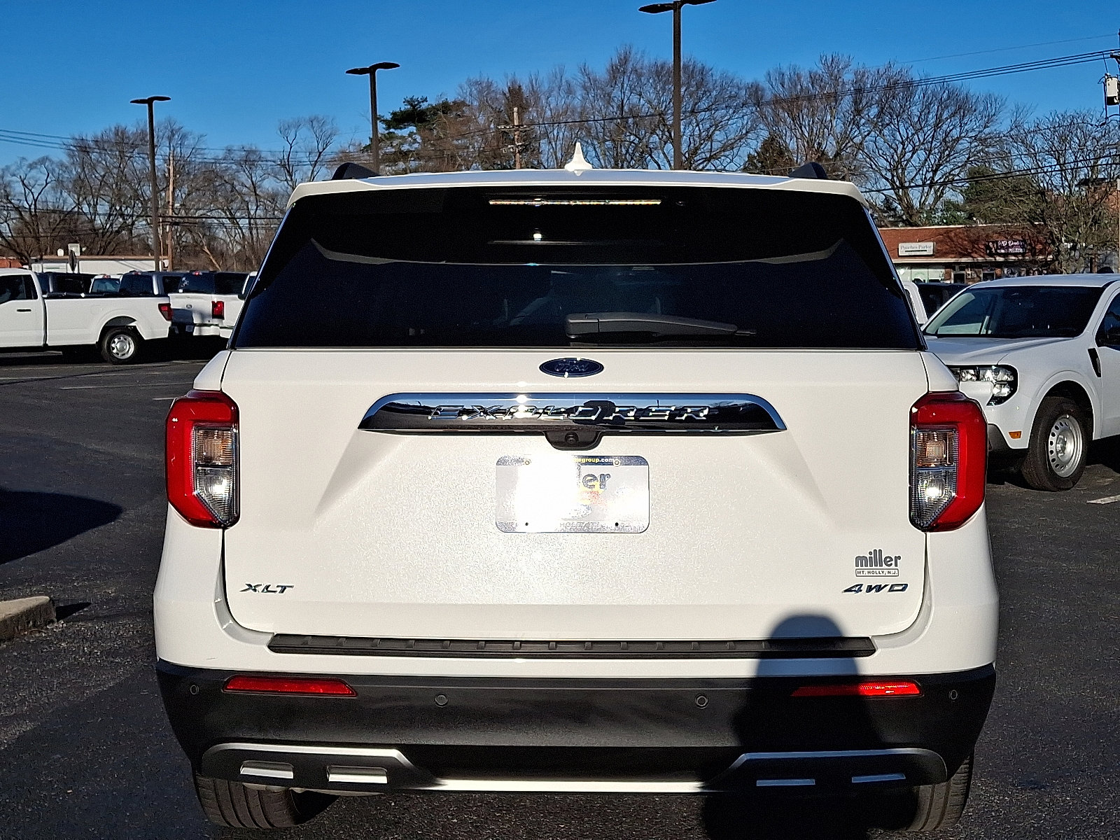 Used 2023 Ford Explorer XLT w/ Equipment Group 202A image 5