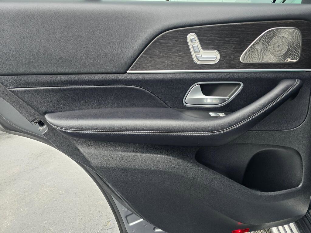 Used 2023 Mercedes-Benz GLE 350 4MATIC w/ 3rd Row Seat Package image 19