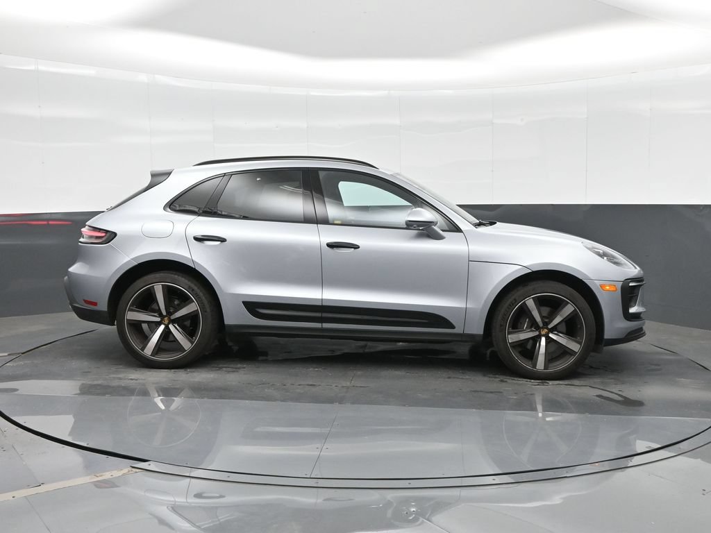 Certified 2023 Porsche Macan AWD/4WD image 10