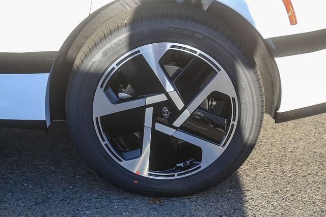 New 2026 Hyundai Ioniq 9 Calligraphy w/ Tow & Go Package image 12