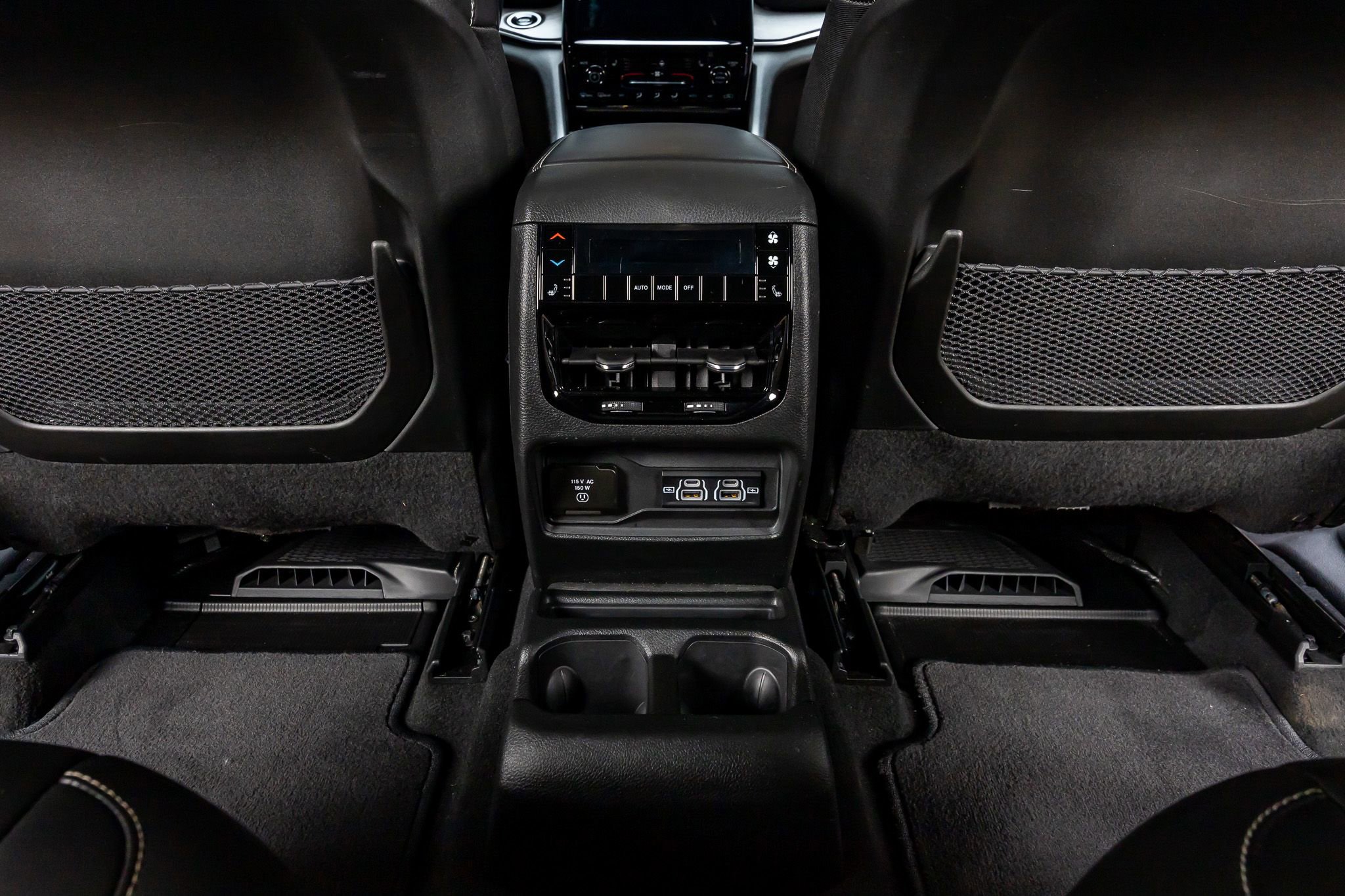 Used 2025 Jeep Grand Cherokee L Limited RWD image 29