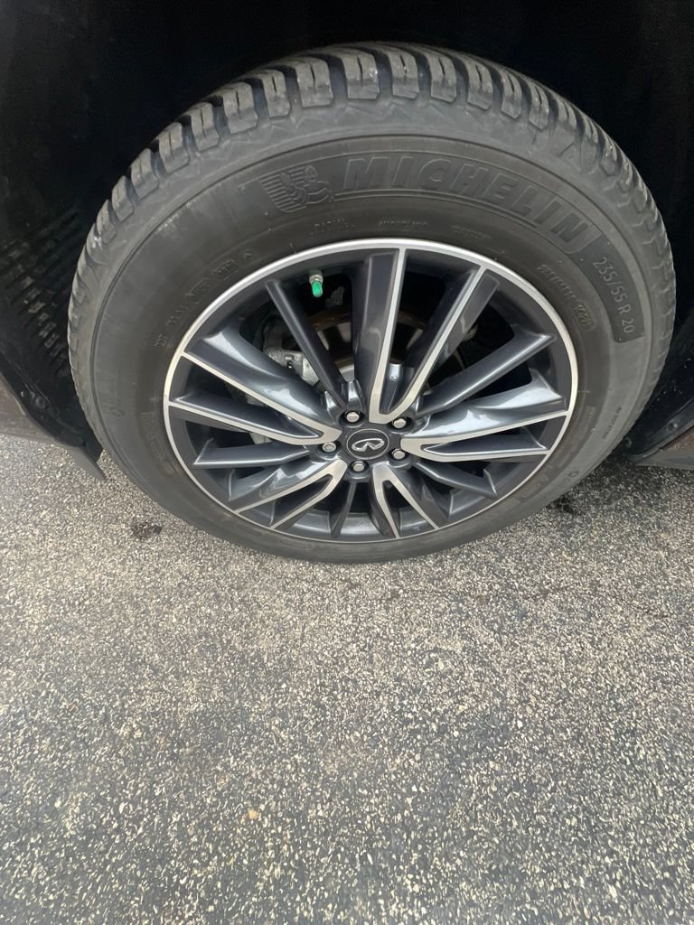 Used 2019 INFINITI QX60 Luxe w/ Sensory Package AWD/4WD image 3