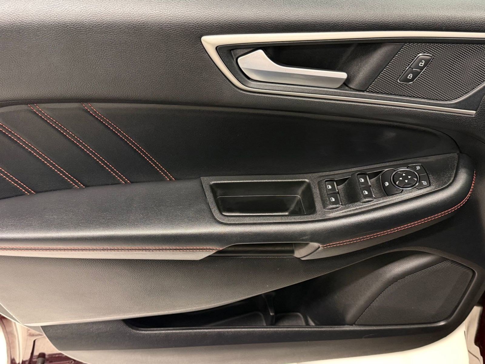 Used 2020 Ford Edge ST-Line image 10