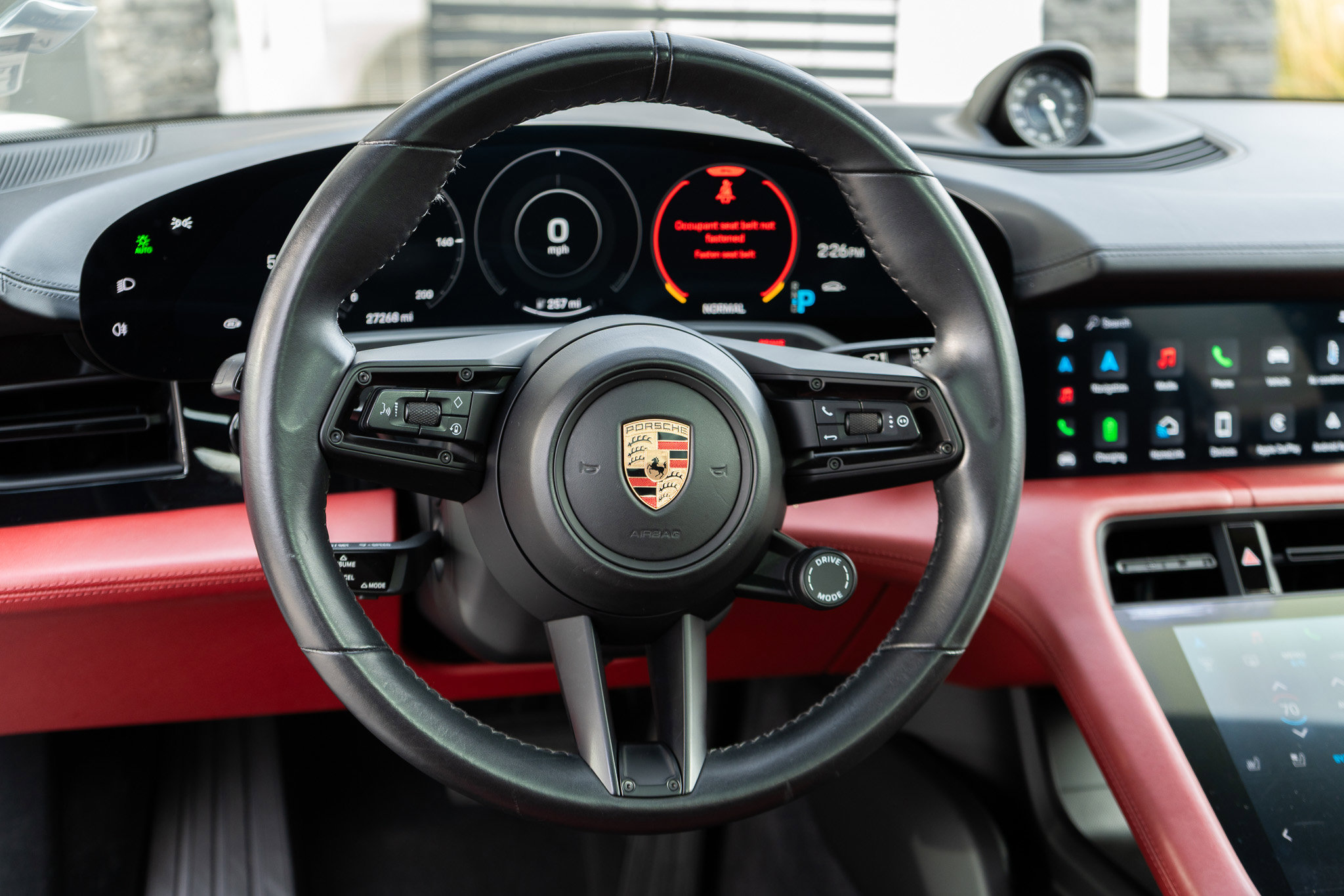 Used 2020 Porsche Taycan 4S image 24