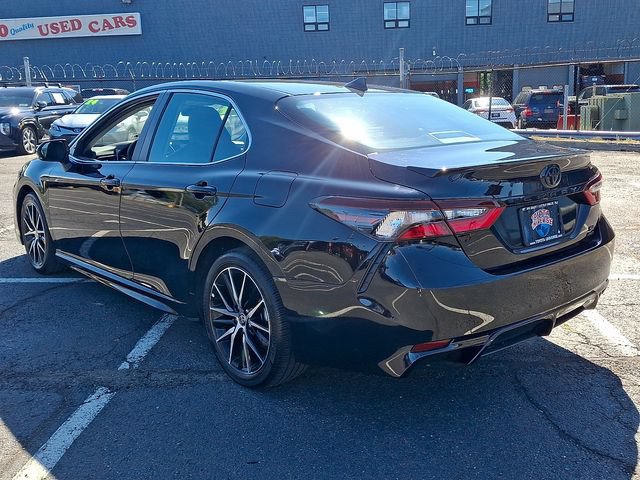 Certified 2024 Toyota Camry SE w/ Cold Weather Package AWD/4WD image 3