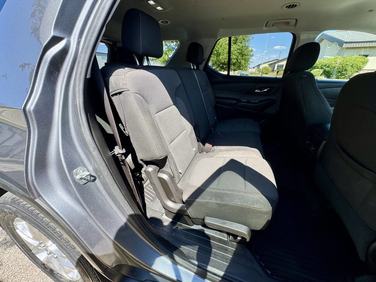 Used 2020 Chevrolet Traverse LS image 27