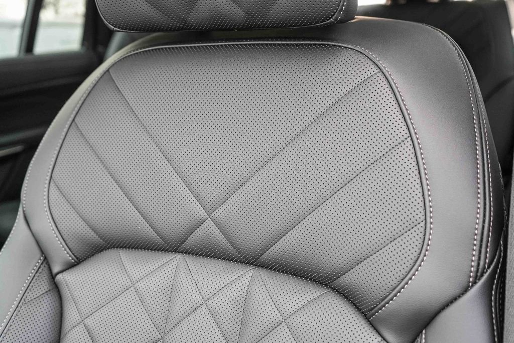 Used 2026 BMW X7 xDrive40i w/ Executive Package image 25