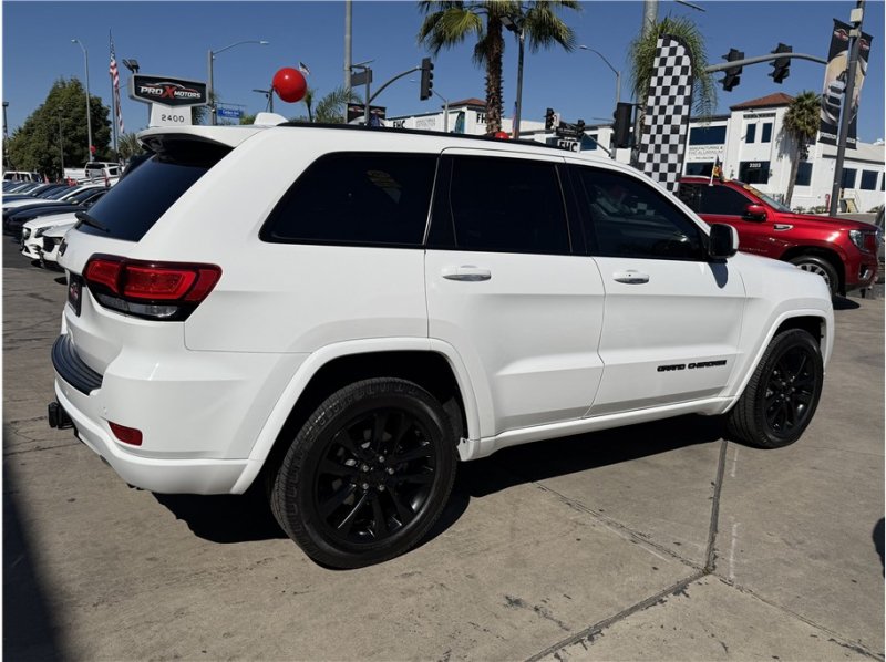 Used 2020 Jeep Grand Cherokee Altitude AWD/4WD image 60